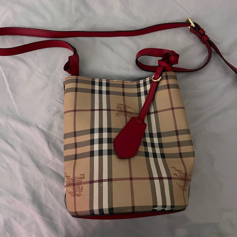 Burberry bucket bag
